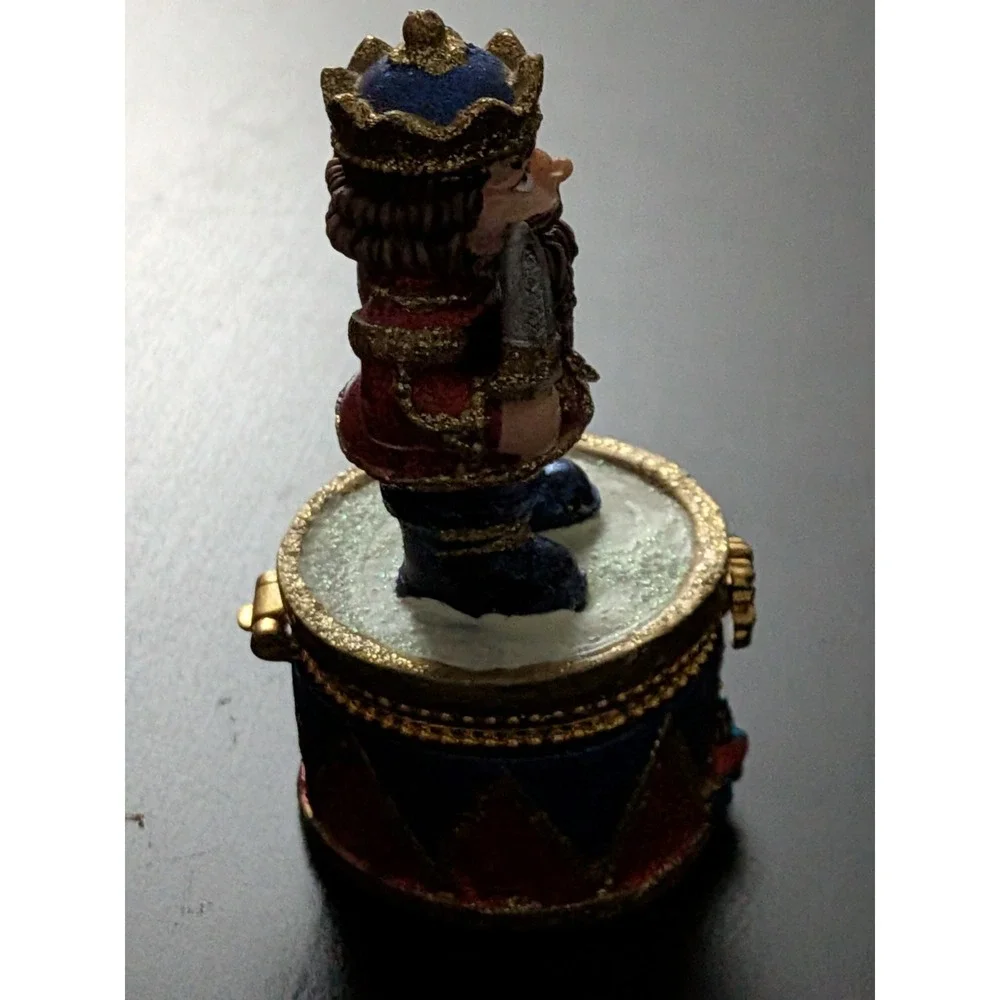 Dwarf‎ King Trinket Box Hinged Open Sparkly 3